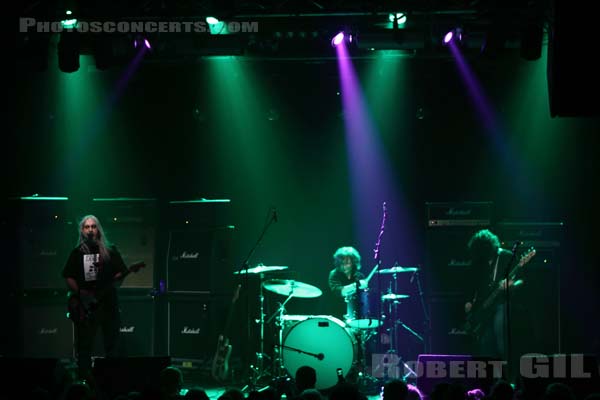 DINOSAUR JR - 2010-05-23 - PARIS - La Machine (du Moulin Rouge) - Louis Knox Barlow - Jay Mascis